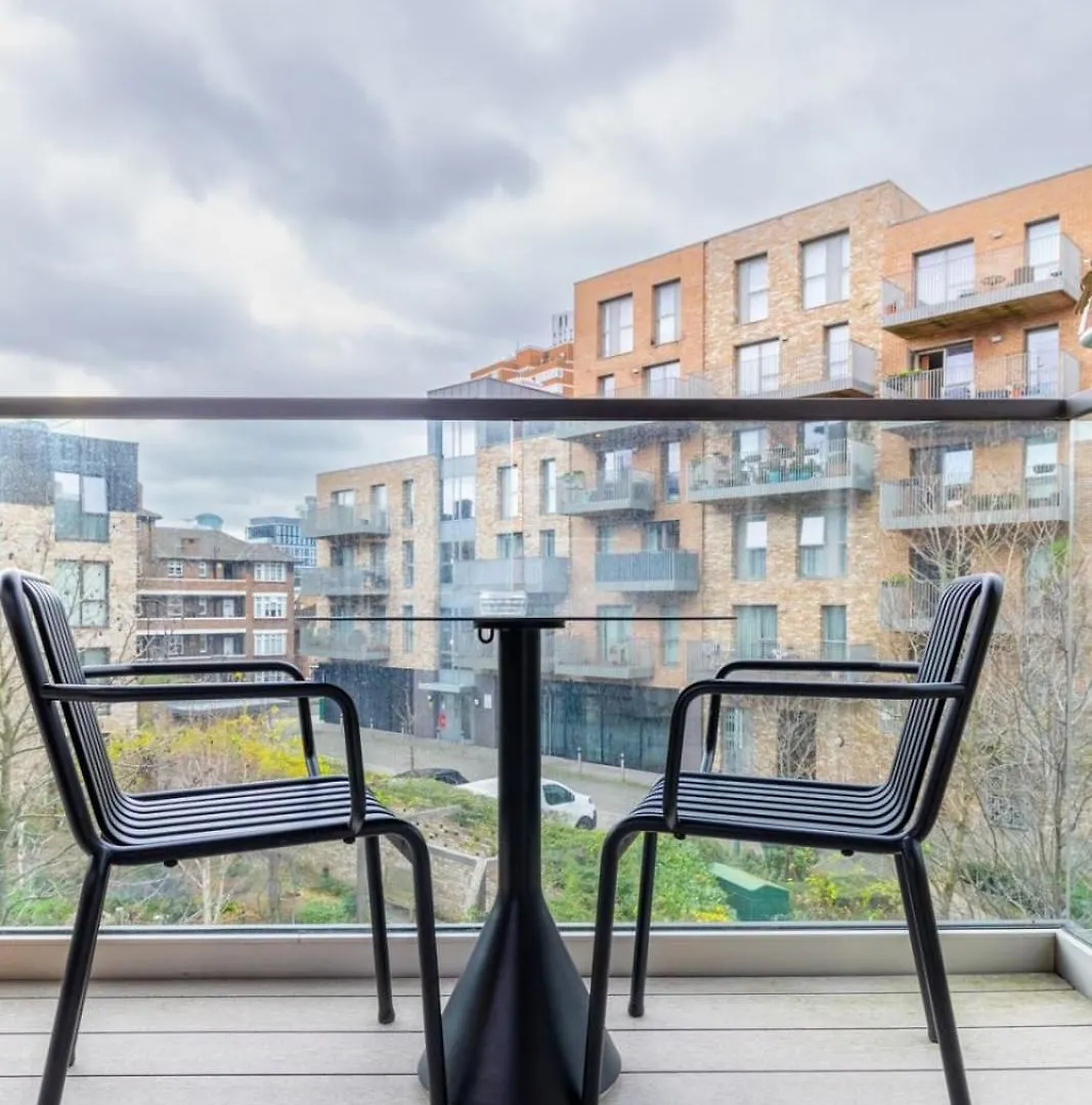Elegant & Serene 2Bd Flat Wroof Terrace Hoxton! London Apartment