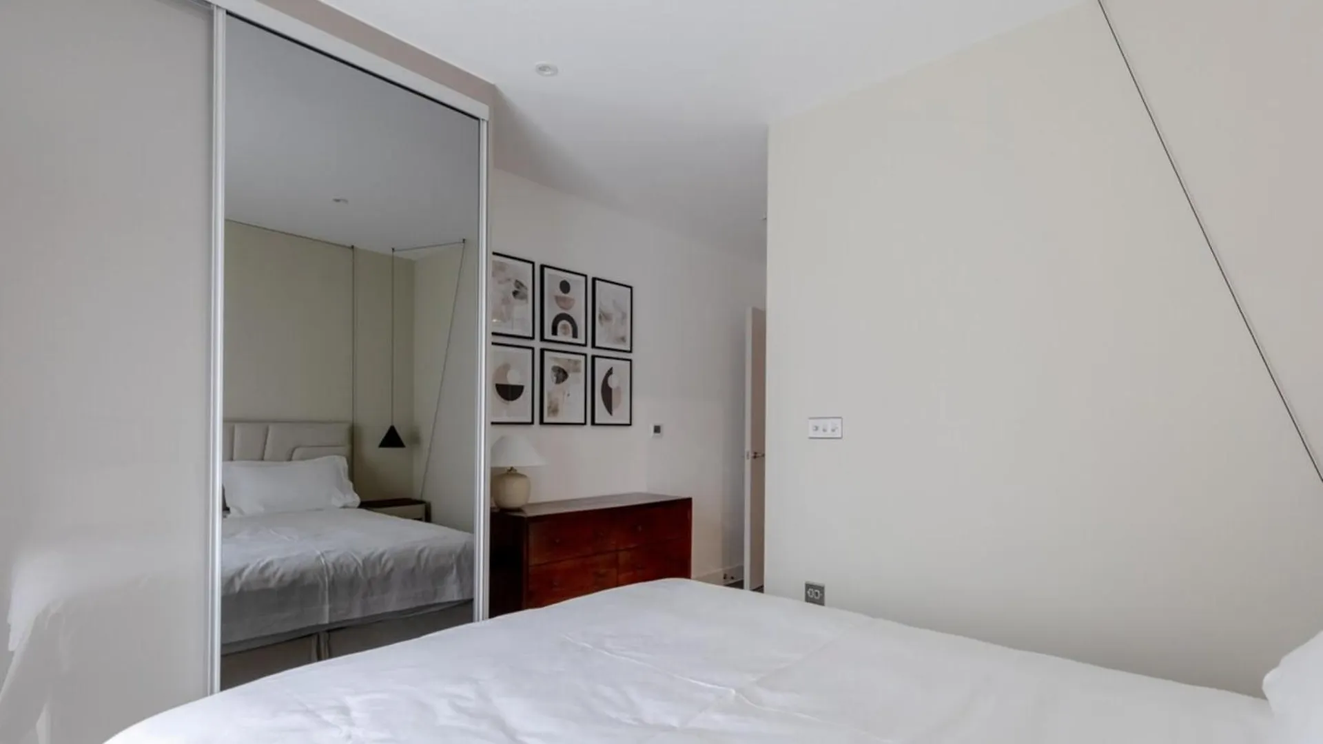 Elegant & Serene 2Bd Flat Wroof Terrace Hoxton! London 0*,  United Kingdom
