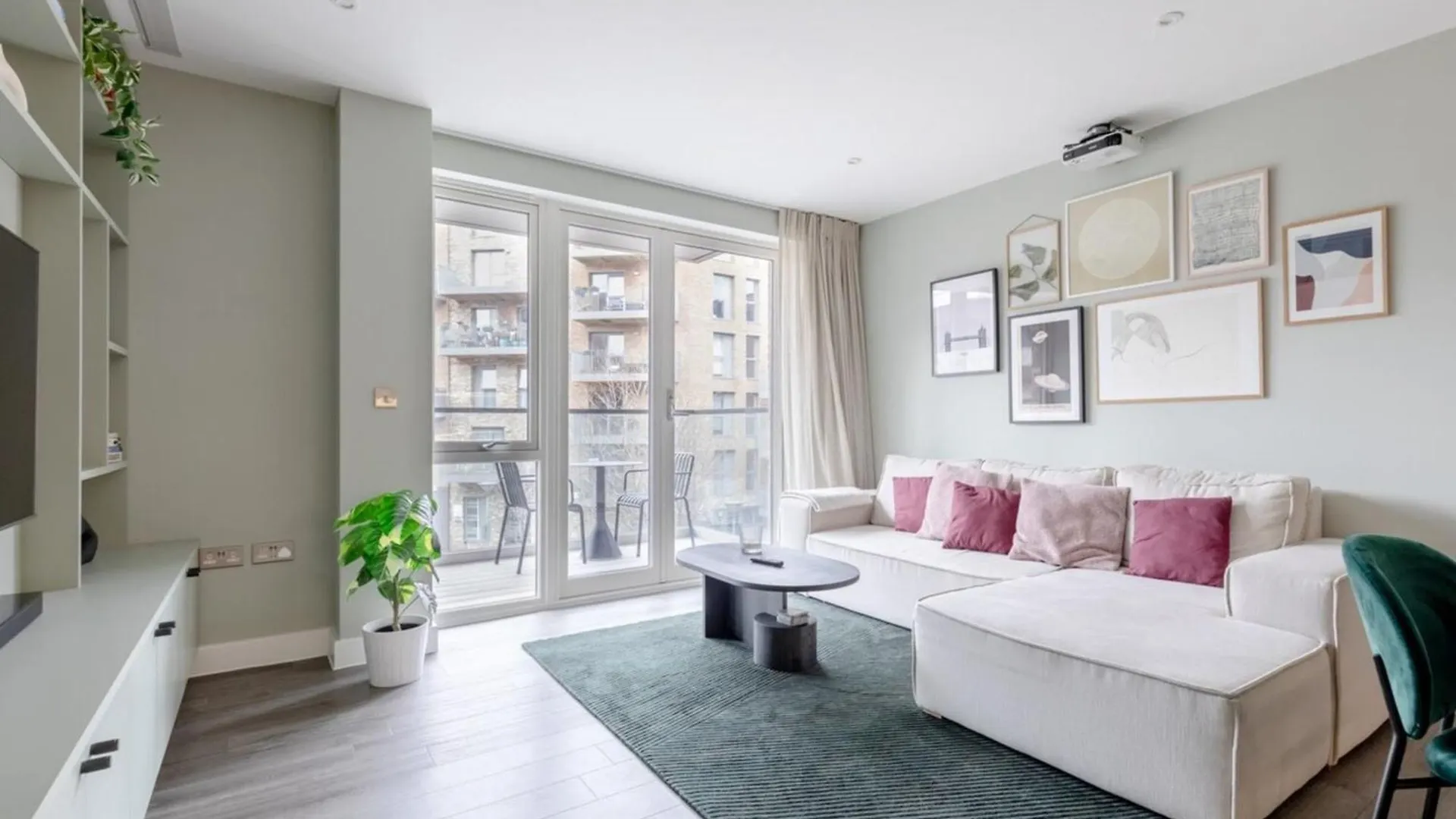 Elegant & Serene 2Bd Flat Wroof Terrace Hoxton! London